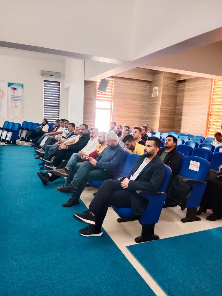 PIKTES kapsamında 24-26 Ekim 2022’de alanında uzman eğitmenler tarafından okul idarecilerine yönelik 'İdari Personel Eğitimi’ gerçekleştirilmiştir. Çok kültürlü okullarda yönetim becerilerine ilişkin uygulamaların işlendiği eğitime 150 müdür yardımcısı katılım sağlamıştır. <a href="/tcmeb/">Millî Eğitim Bakanlığı</a>