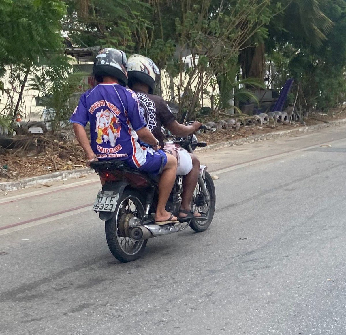 A MI ZA DE