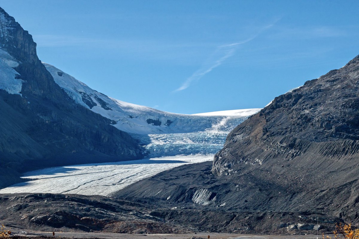 Mark_Sandie's tweet photo. Columbia Ice Field , AB early fall #mountains #icefields #glacier #alberta #travelphotography #NaturePhotography https://t.co/W7RUmAI7y0