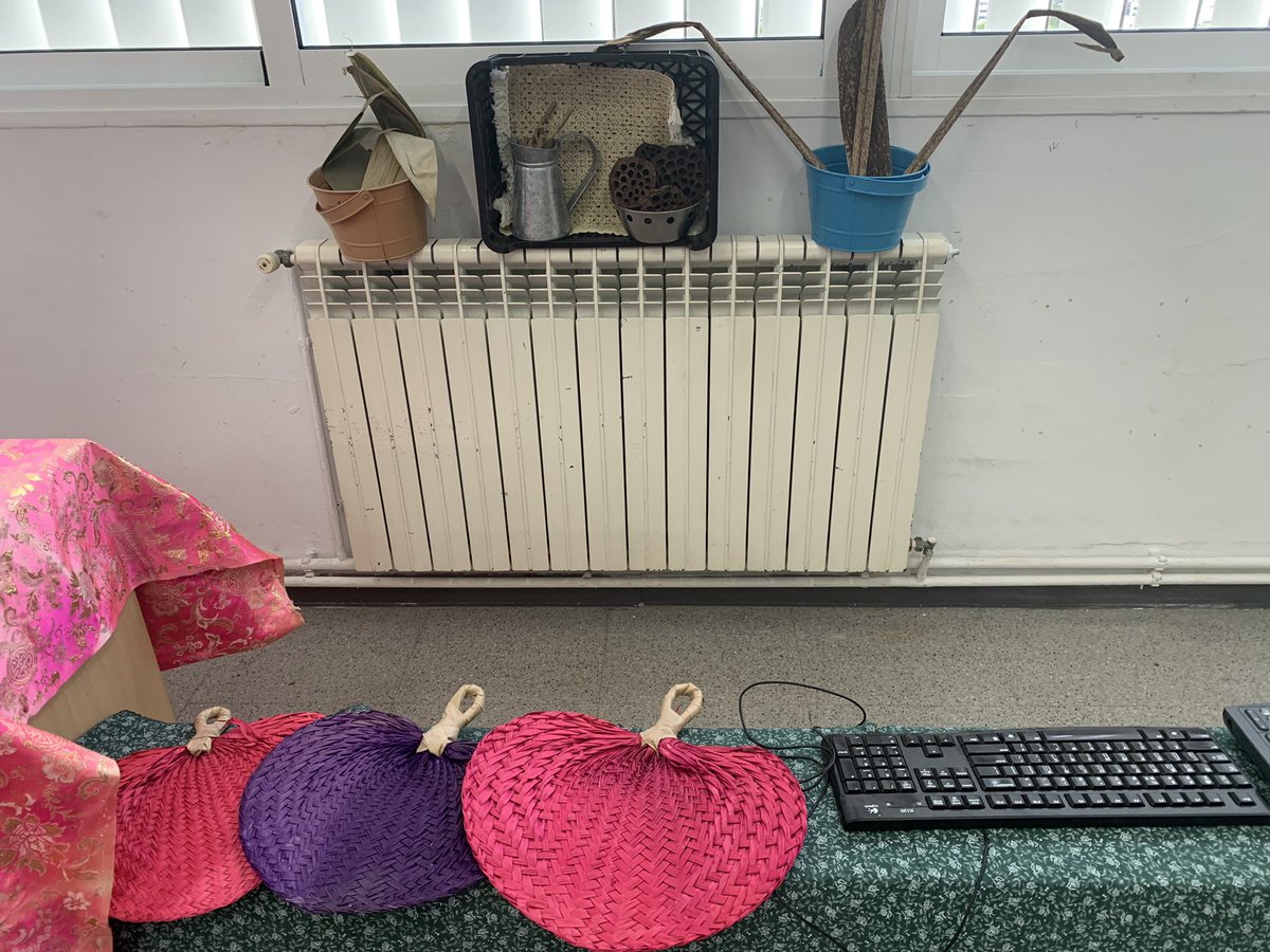EY_BSBS's tweet photo. Playing with money as a #loosepart ? Let’s learn about it in maths and set up shop!It’s been a hit this week with all kinds of currency being exchanged,cross curricular exploration and the shop extending the entire room today as every child collaborated.@BSB_Barcelona #BSBSitges https://t.co/jby7T0qzVk