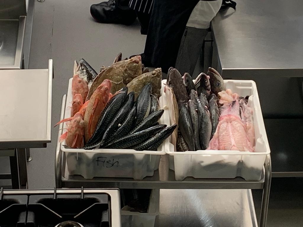 wassy82's tweet photo. Great to have @HalDawson in today conducting a fish masterclass to our Culinary Arts HLAs @bfastmet #culinaryarts #makeitatthemet https://t.co/apwb3OHbpj