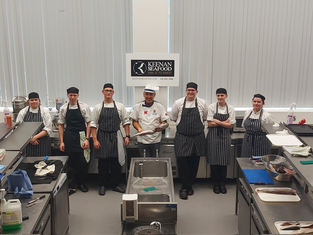 wassy82's tweet photo. Great to have @HalDawson in today conducting a fish masterclass to our Culinary Arts HLAs @bfastmet #culinaryarts #makeitatthemet https://t.co/apwb3OHbpj