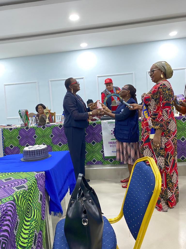 Luchi _Gloria tweet media