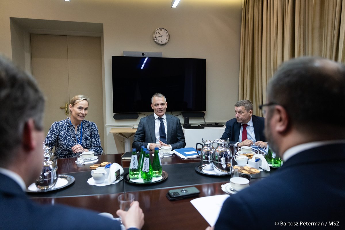 Dep. FM @paweljabIonski held political consultations with State Secretary for Foreign Policy at the MFA of Denmark @jesperms. The topic of conversation was 🇵🇱🇩🇰 energy cooperation and the security situation in Europe in the face of Russian aggression against Ukraine.