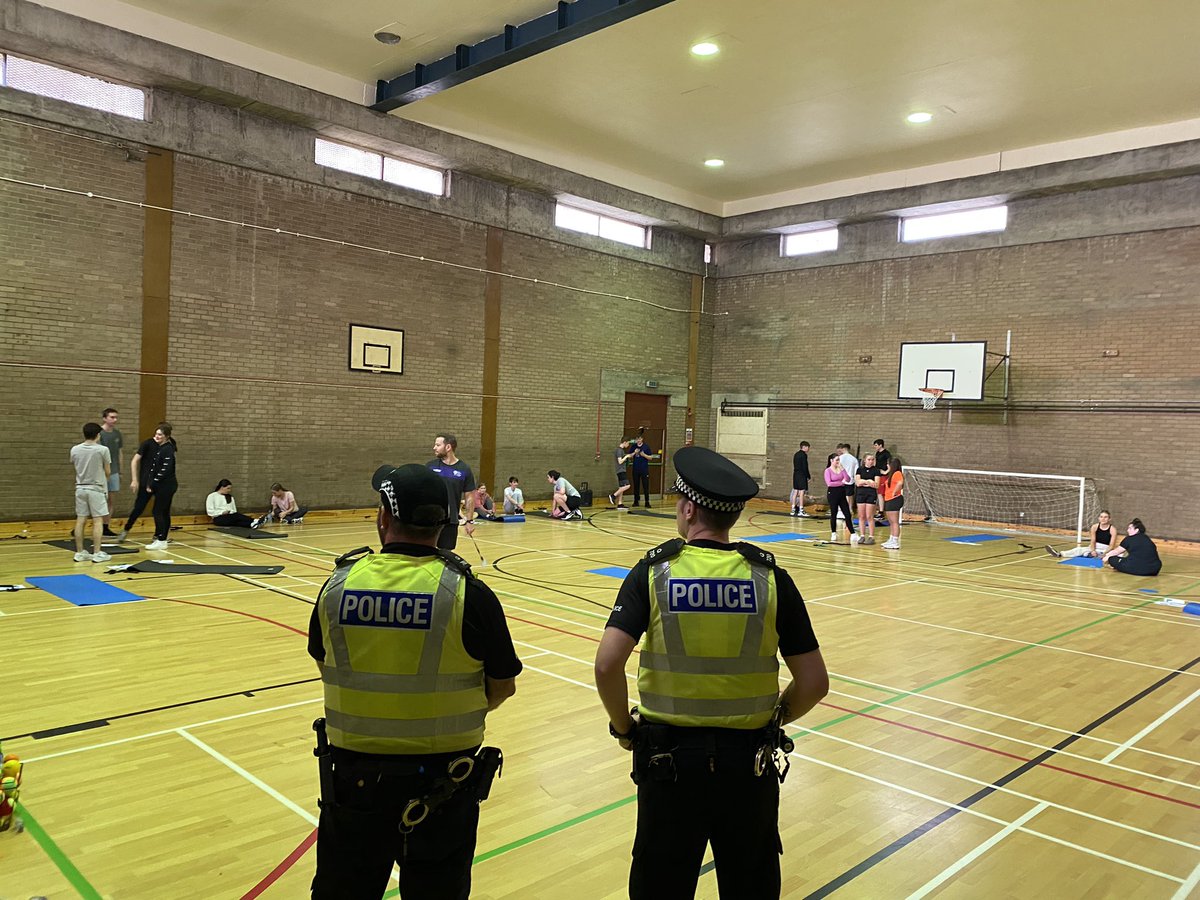 KirstyBicket's tweet photo. Guess who turned up to observe the HNC Police Studies @SLCek performing their fitness testing- @EKRuthCambusPol. The students smashed the entry level fitness testing. A big well done. 💪 @JBed90 https://t.co/1S5UeO146W
