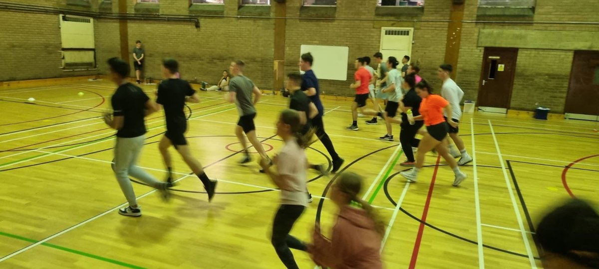 Guess who turned up to observe the HNC Police Studies @SLCek performing their fitness testing- @EKRuthCambusPol. The students smashed the entry level fitness testing. A big well done. 💪 @JBed90