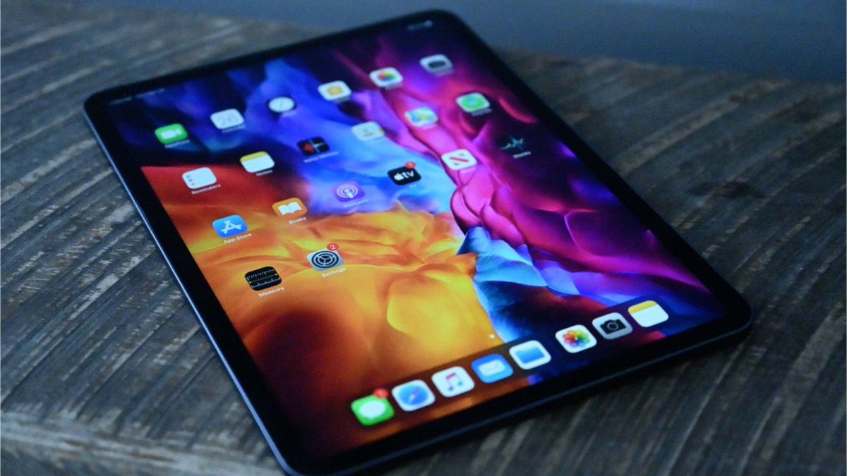 podcastingconAL's tweet photo. ⚠️ Alerta de #Spoiler ⇩ ⇩ ⇩
Nuevos rumores apuntan lo siguiente:
‘Apple podría estar trabajando en lanzar para el próximo cuarto trimestre de 2023, un nuevo #ipad de 16 pulgadas’
¿Qué opinas tú?
#Apple #iPad #ipad2023 #calvos360 https://t.co/nN0XIKBAsa