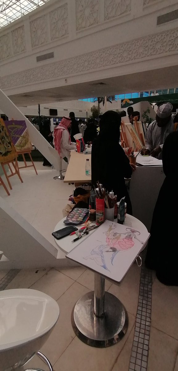 Jo0ojw15's tweet photo. مشاركتي اليوم مع نادي الفنون ب #جامعة_الملك_فيصل_انتساب https://t.co/DUdSVKvSHD