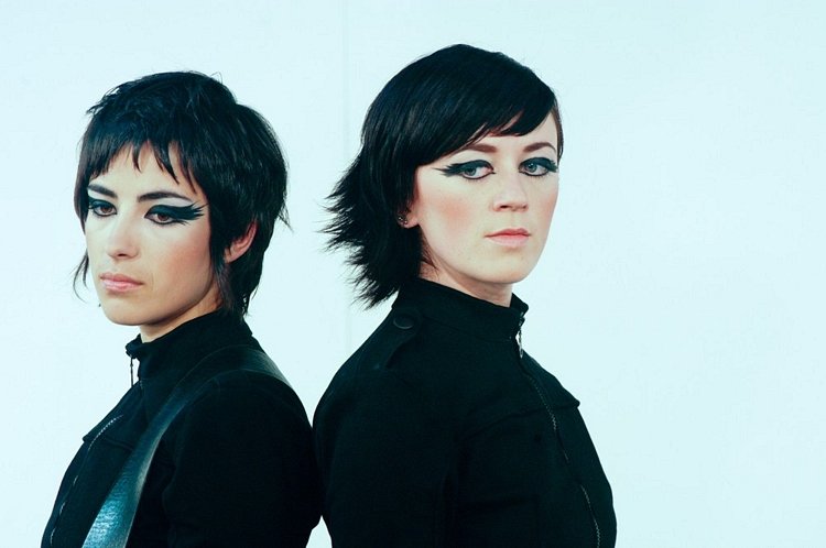 Mira and Helen during the recording of the Blue Jeans video #ladytron #indie