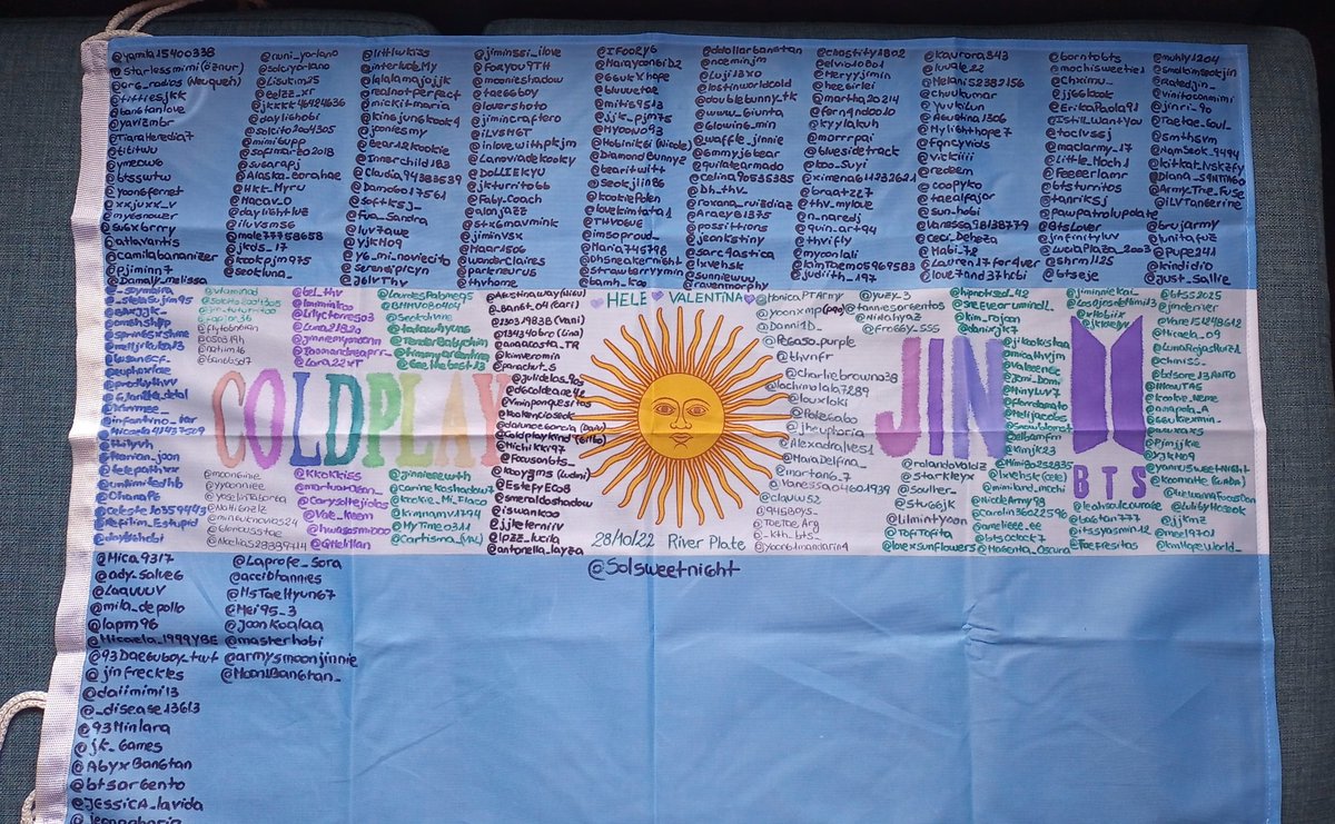 Solsweetnight's tweet photo. Mi bandera salió en K-media genteeeeeeeee. Llegamos hasta Corea aaaaaaaaaaaaaaaaaaaaaaaaa https://t.co/ijNONTbYWv