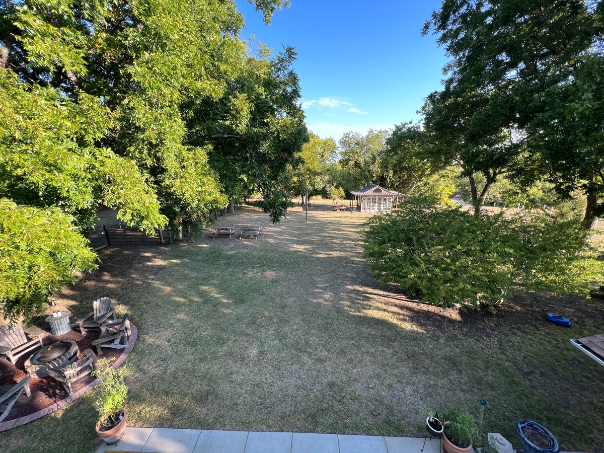 CPRoofingTexas's tweet photo. These are the backyard vibes we LOVE to see! #ViewsFromTheRoof #MyOfficeIsBetterThanYours https://t.co/X3w8pASKsa