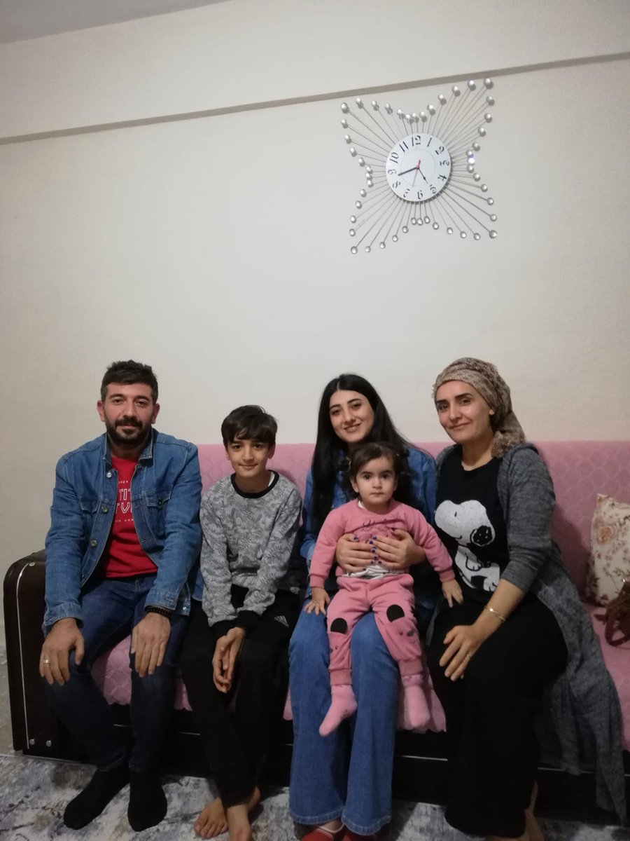 FaikOrtaokulu's tweet photo. Eğitim ailede başlar.Çocuklarımız için ailenin önemini bilen öğretmenlerimiz,velilerimizle işbirliği yapmak için veli ziyaretlerine başladı.

#öğretmengönülleriBAĞLAR

📍Bağlar Mehmet Cansız Ortaokul

@BaglarKaymakam 
@Diyarbakirmem 
@Murat4Kucukali 
@BaglarMEM21 
@Mehmet_Bulut21 https://t.co/iNHkxl8Npy