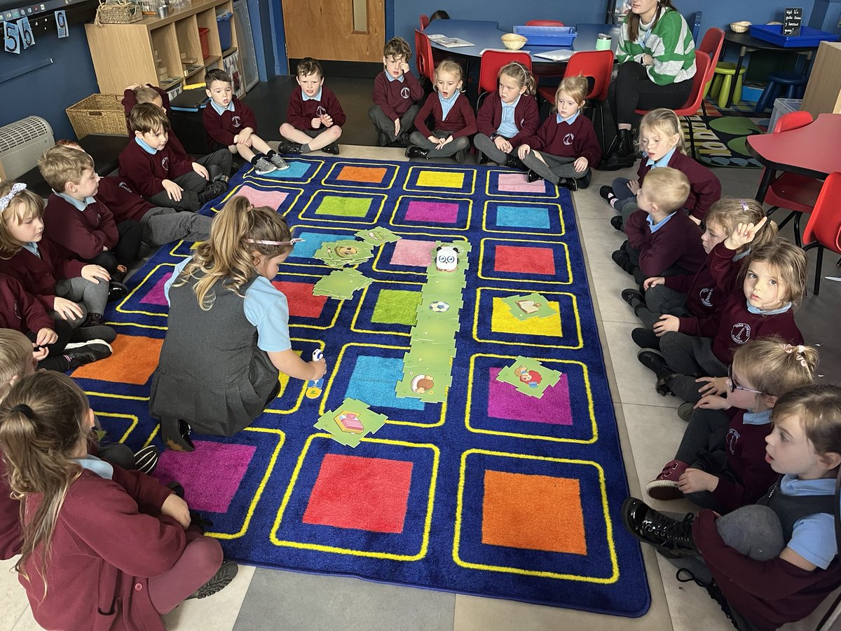 YsgolGynLlanrug's tweet photo. Codio gyda mTiny bore’ma!Pawb wrth eu boddau gyda’n cymeriad newydd ac yn edrych ymlaen i gael ymarfer yn annibynnol!!#makeblock @makeblock #mtiny https://t.co/B4KDHCsVyX