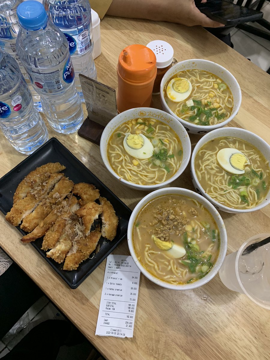 TiaraVarin's tweet photo. @FOODFESS2 Jadi lapar deh :v https://t.co/69CMazWfsI