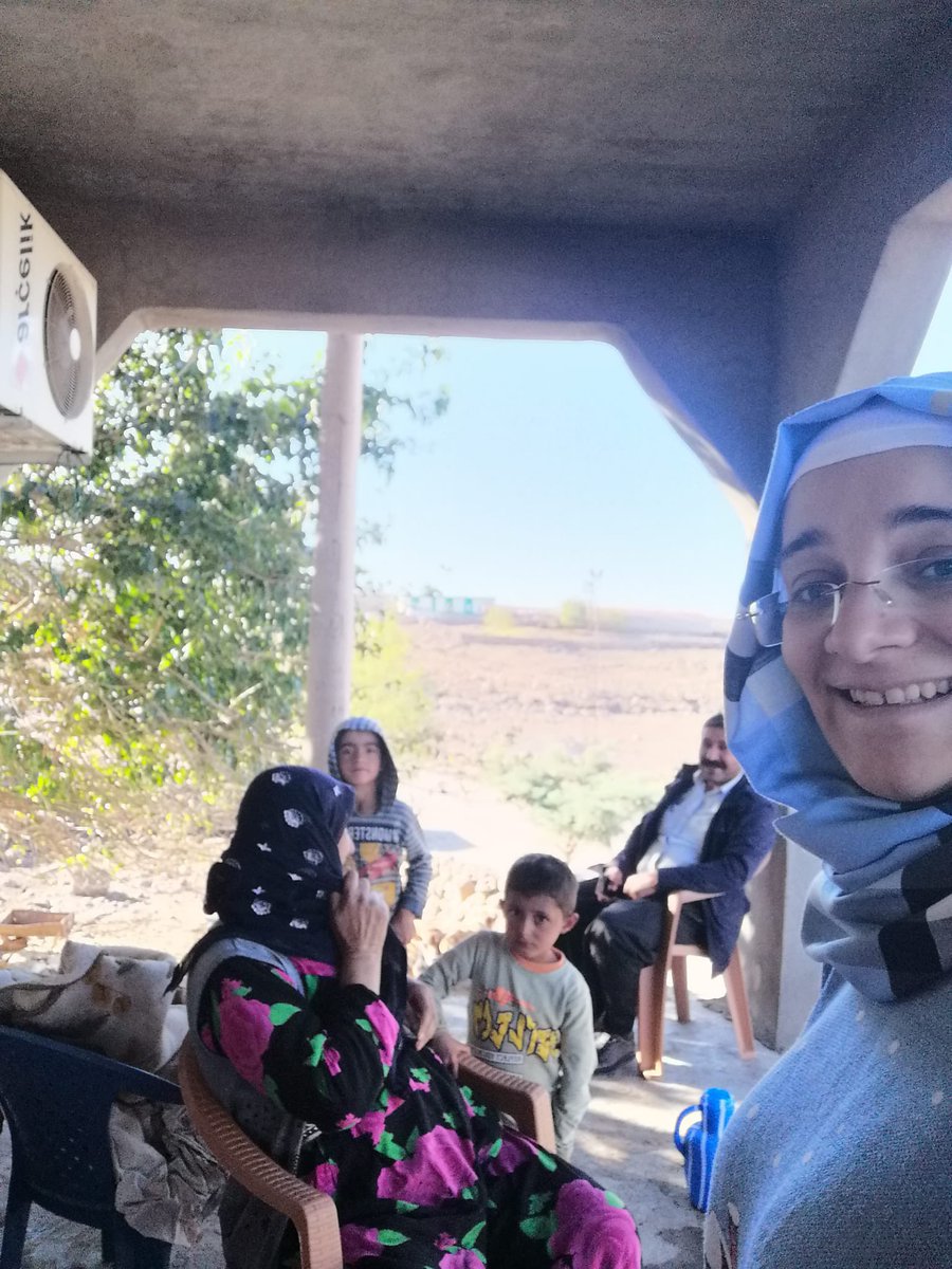 AlatosunO's tweet photo. Öğretmen ki gönülleri bağlayan,sevgi tohumları ekendir.Öğretmenlerimiz yeni tohumlar ekmek için ev ziyareti yaptılar.

#öğretmengönülleriBAĞLAR

📍Bağlar Alatosun İlkokulu

@BaglarKaymakam 
@Diyarbakirmem 
@Murat4Kucukali 
@BaglarMEM21 
@Mehmet_Bulut21 https://t.co/aNN4JOM0KJ