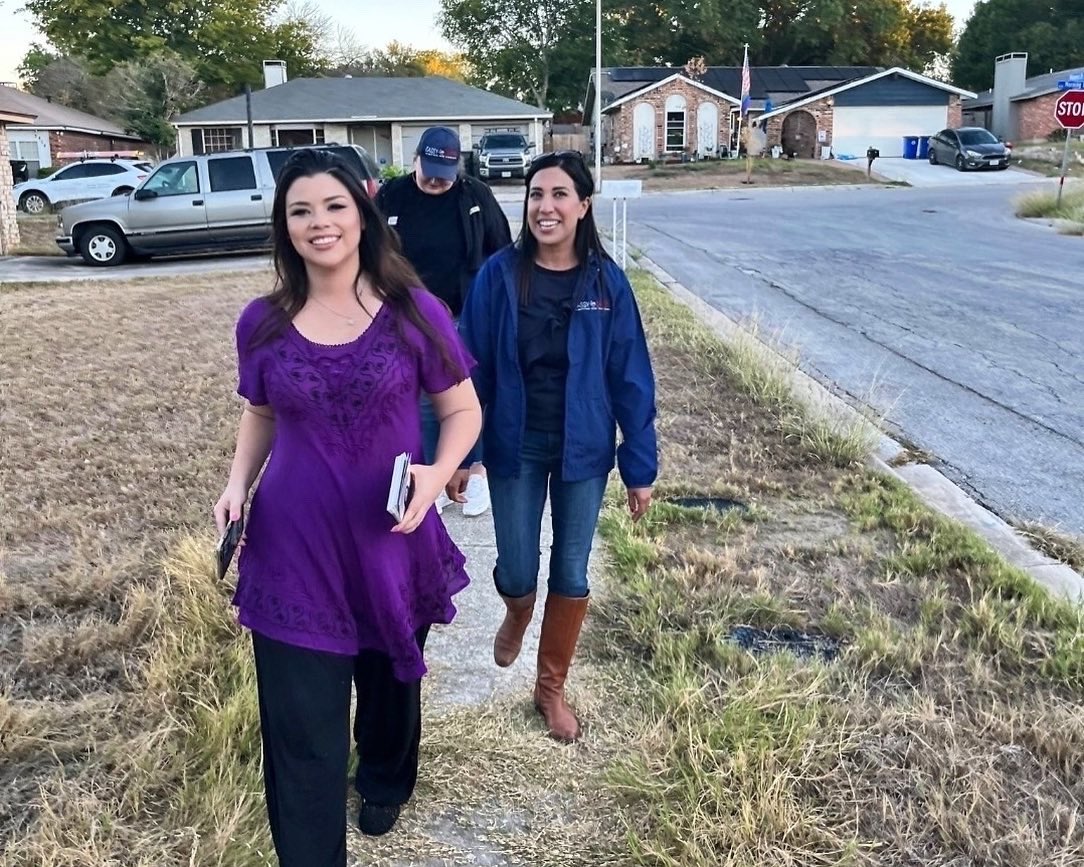 CasandraLGarcia's tweet photo. Thank you @michaelbexargop and @RedPillLatina for all that you do on the ground every single day! People in #TX28 are ready to fire Henry Cuellar and #KeepTexasRed! 🇺🇸 https://t.co/Kq225oQb3f