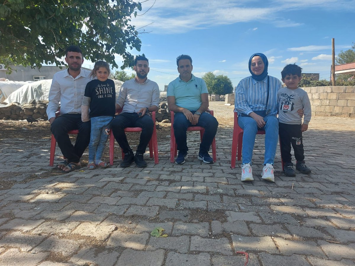 BaglarMEM21's tweet photo. Öğretmenlerimiz,öğrencinin iyi bir geleceğe sahip olması ve ülkesine faydalı bir birey volması için ev ziyaretleri gerçekleştirdiler.

#öğretmengönülleriBAĞLAR

@BaglarKaymakam 
@Diyarbakirmem 
@Murat4Kucukali 
@BaglarMEM21 
@Mehmet_Bulut21 https://t.co/TnDKNXw36N