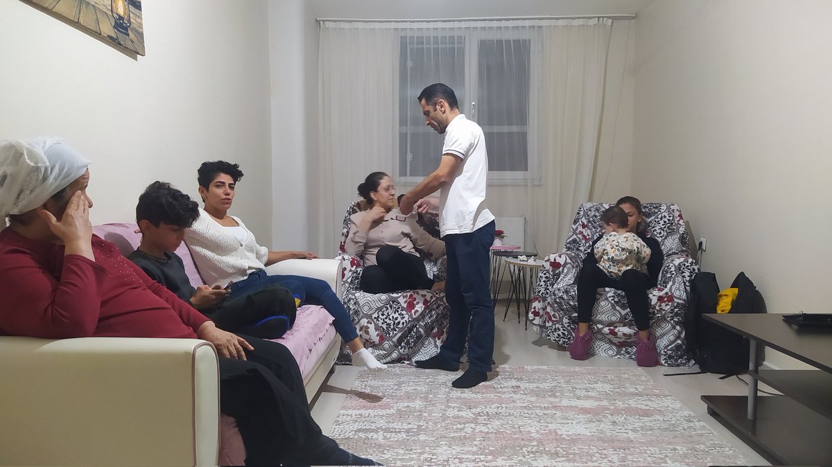 yesildalli's tweet photo. Eğitim ailede başlar. Veli ziyaretlerine başladık.
@BaglarKaymakam
@Diyarbakirmem
@Murat4Kucukali
@BaglarMEM21
@Mehmet_Bulut21
@HsynUlugilkokul
#öğretmengönülleriBAĞLAR https://t.co/mXOPEAgbeM