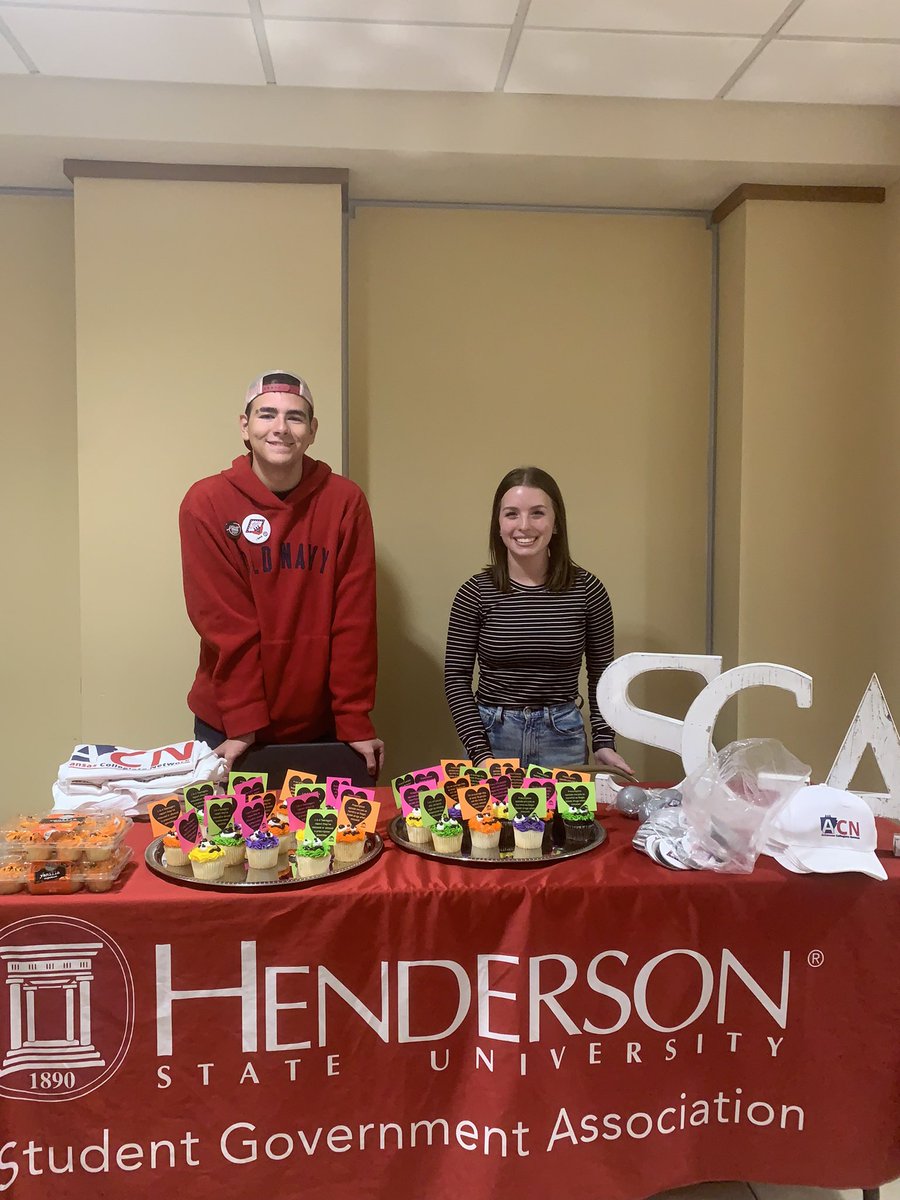 HendersonSGA's tweet photo. Opioid overdose is very creepy and scary. Stop by the Garrison St and get a creepy cupcake as we raise awareness about substance abuse during our  Save AR Students Week
#LiveReddie #SaveARStudents https://t.co/NixgrhlLTt