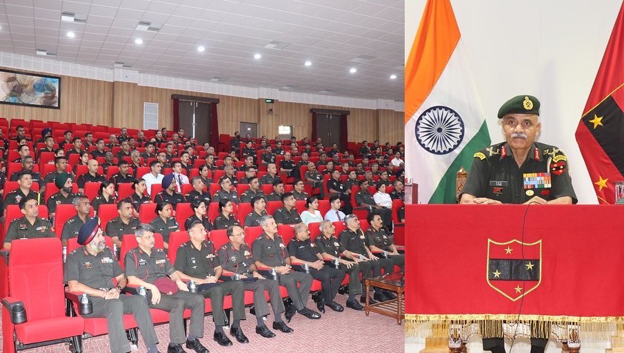 Lt Gen JS Nain, Army Commander #SouthernCommand addressed all officers and interacted with other ranks & civil defence staff. He conveyed his compliments & best wishes & exhorted them to keep up the good work in the truest traditions of the #IndianArmy.