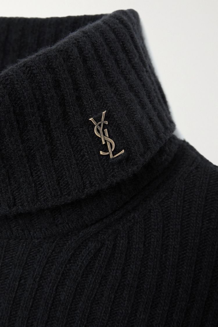 SelectOutfit's tweet photo. ysl detail https://t.co/GQGI6xTILp