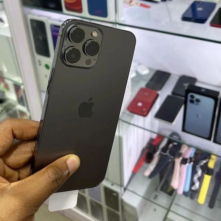 14 pro max avaliable