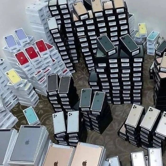 iPhone store avaliable