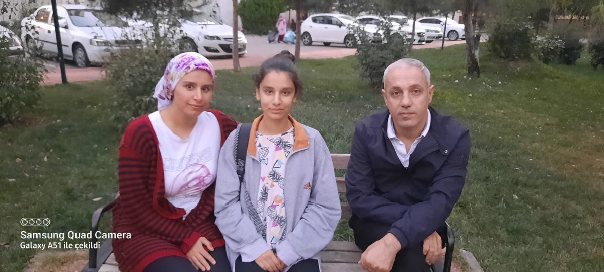 BaglarMEM21's tweet photo. Öğretmenlerimiz etkili bir eğitim için öğrencilerin aileleriyle okulları arasında adeta bir köprü işlevi ifa etmeye başladılar.

#öğretmengönülleriBAĞLAR

@BaglarKaymakam 
@Diyarbakirmem 
@Murat4Kucukali 
@BaglarMEM21 
@Mehmet_Bulut21 https://t.co/EBuPMH1eu8