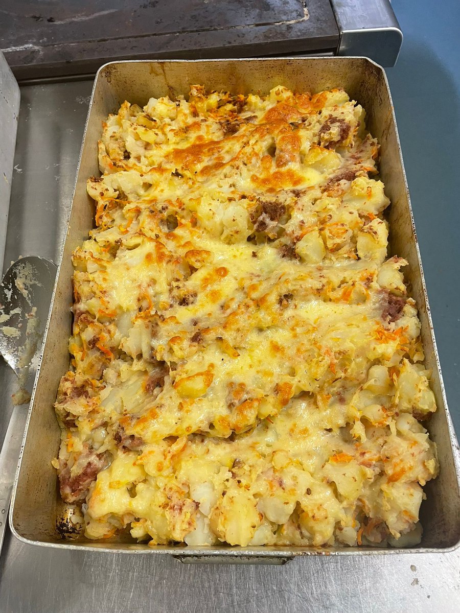 soul_chester's tweet photo. We are supporting Lache Community Centre with their Warm Wednesdays- please come along for a brew and a home cooked meal! Every Wednesday from 11am- there is no charge ❤️
On the menu today was Corned Beef Hash or Cheesy Pasta 🙂 https://t.co/xmjKEjSjL5