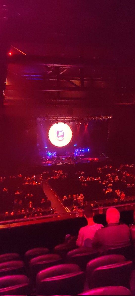 Average age at today's pink Floyd's experience concert... 50 ATLEAST 😂