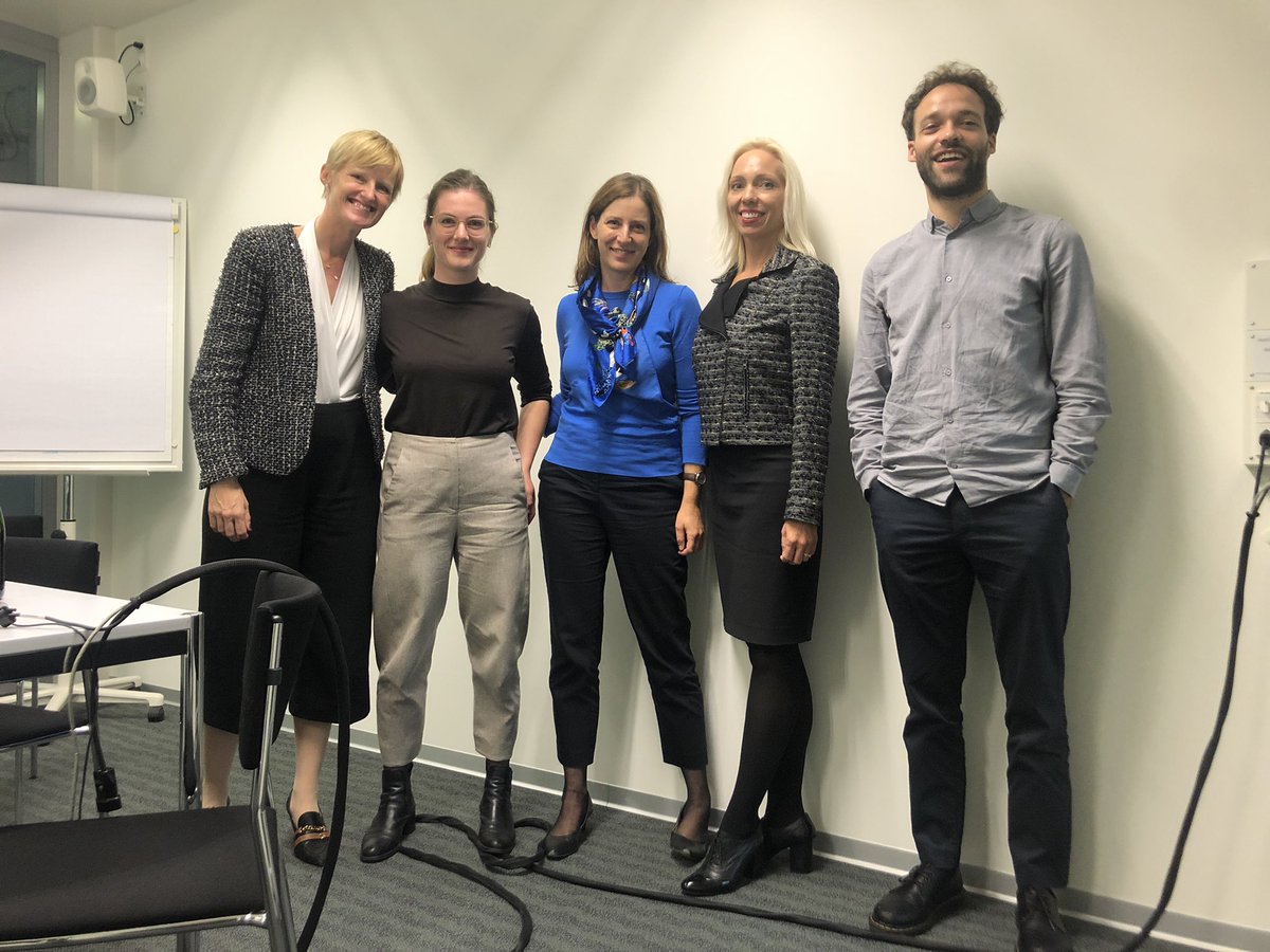 Congratulations Dr. @dpzollinger to a brilliant PhD defense! 🎉 Fantastic comments by @sarahobolt @CatherineDVries and @thmskrr - Thank you! @IPZ_ch