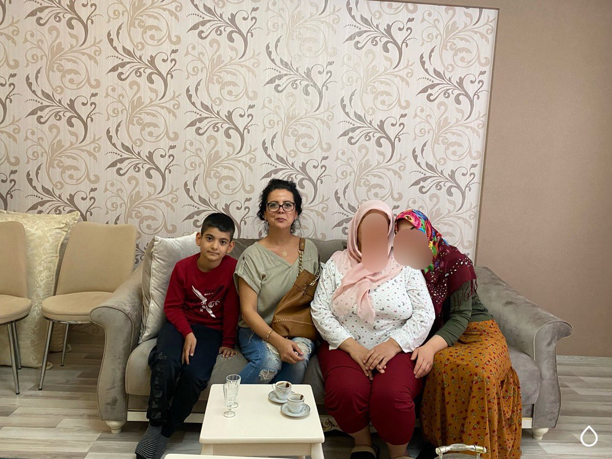 Tfeki3Canan's tweet photo. Eğitim ailede başlar.Çocuklarımız için ailenin önemini bilen öğretmenlerimiz velilerimizle işbirliği yapmak için Veli ziyaretlerine başladı . #öğretmengönülleribağlar https://t.co/lSIiw9ak08