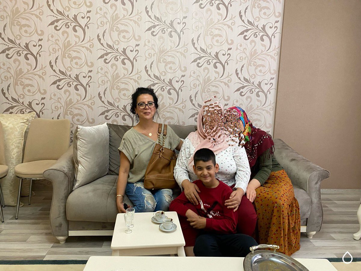 Tfeki3Canan's tweet photo. Eğitim ailede başlar.Çocuklarımız için ailenin önemini bilen öğretmenlerimiz velilerimizle işbirliği yapmak için Veli ziyaretlerine başladı . #öğretmengönülleribağlar https://t.co/lSIiw9ak08