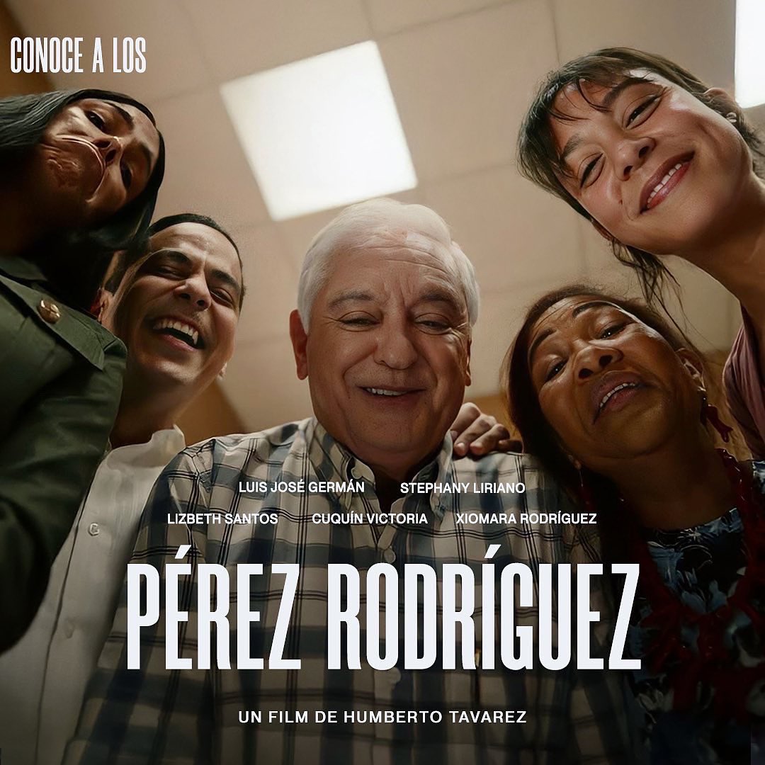 lanticastudios's tweet photo. Llegaron los Pérez Rodríguez! Esta familia es la protagonista de nuestra nueva película que empezó rodaje esta semana. Muy emocionados de estar trabajando con Humberto Tavarez en su opera prima! #LanticaFilms #MadeinDR #DominicanTalent #ShotatPinewood DR https://t.co/T4va7UuN5f