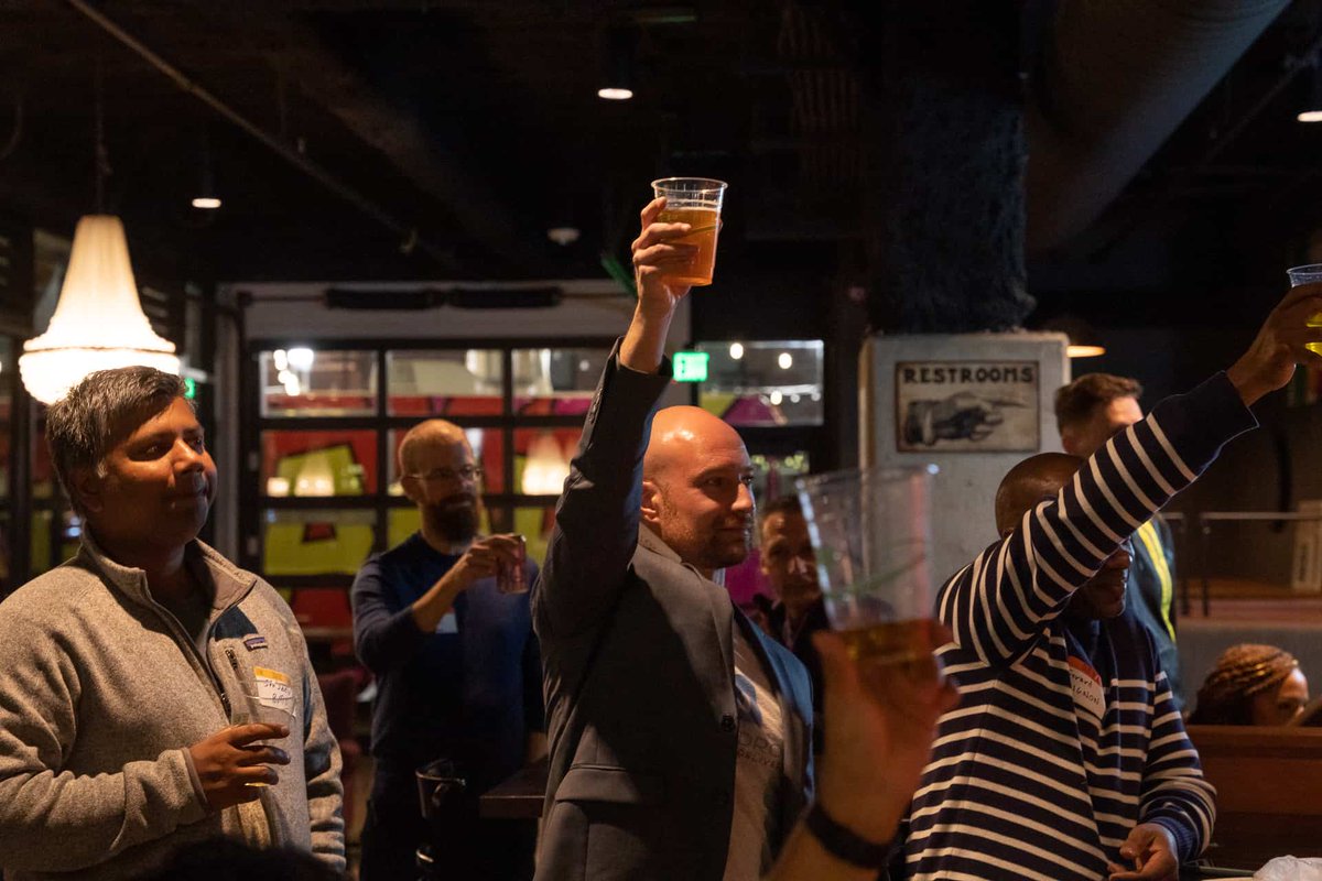 tcstartupweek's tweet image. Time flies — it&apos;s been more than a month since the #TCSW2022 Closing Party! 🎉 We spot Jon Schoen of @Trunkdropapp, @DJKeezy612, Sanjeev Shah of @BMO, and @daltonscott90 of @togetherwemesh just to name a few.

Who do you see? Tag them in the comments!