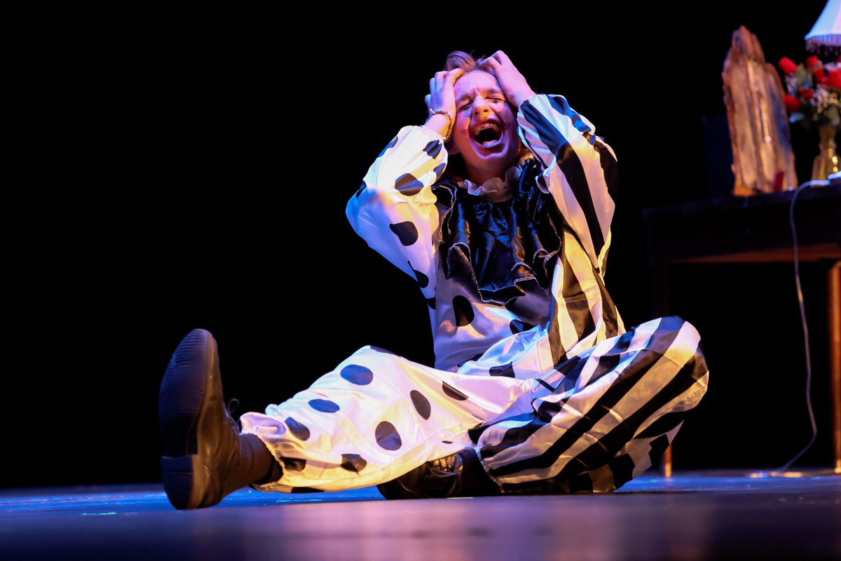 manestreamnews's tweet image. Photo of the Week: Performing in the senior direct “He Who Gets Slapped,” freshman Zach Neverdousky portrays “He” reacting to the madness around him. Photo by Landon Harrison.
