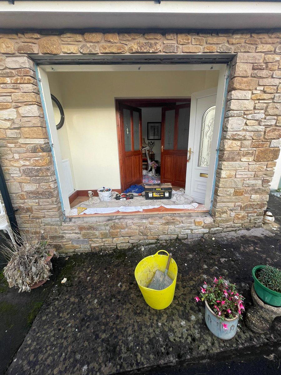 graeme_pritt's tweet photo. Another installation by our youngest installer #capable #younglad #windowoutlet https://t.co/sD74hLqdEi
