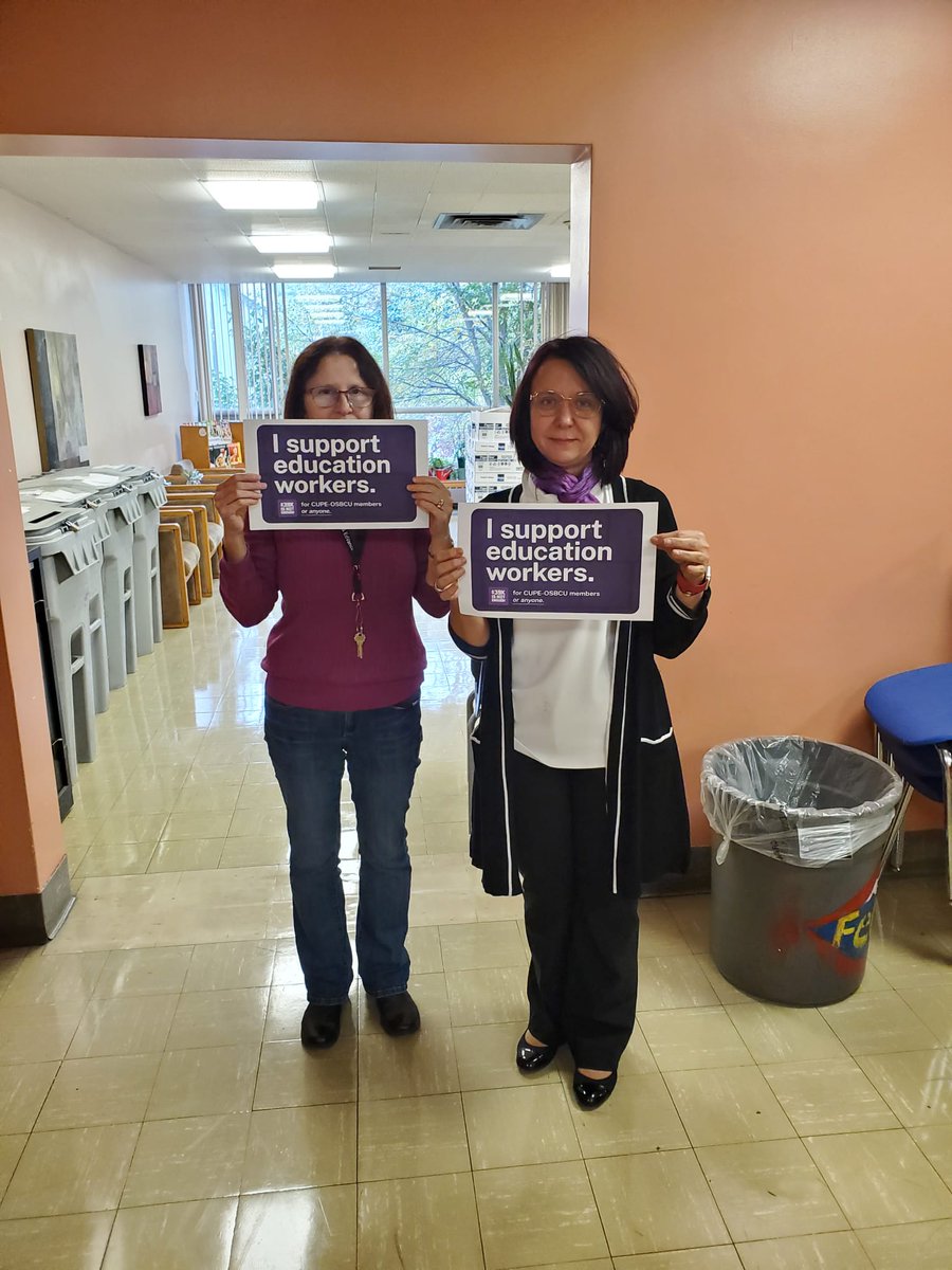 Equity4ADS's tweet photo. Emery ALC teachers support all education workers in @osbcucscso! Our school would function without them!
#39kIsNotEnough #OntEd #OSSTF https://t.co/K99HTVY68o