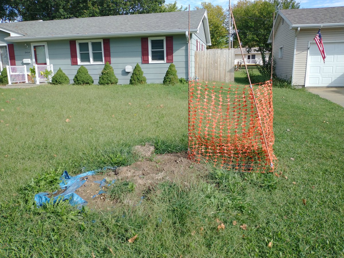 UnfocusedChris's tweet photo. This hole was dug on my front lawn for @Socket at the beginning of August. After I reached out, I was told that it "can take up to 120 business days to complete" &amp; "yard restoration
occurs within 3-6 weeks of completing the build." Well, my dog just fell in. https://t.co/CW0FF8RLhj
