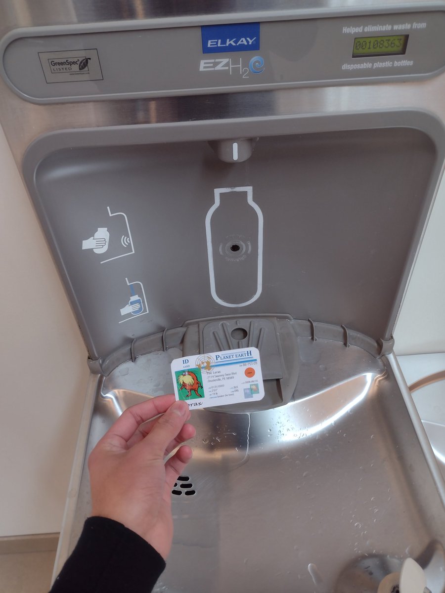Devinzengk's tweet photo. I love being able to drink clean water from the water fountain. Thanks for the Oak Creek water treatment plant that helps purify the water we get from lake Michigan. This gets rid of harmful chemicals like lead so we don't end up like Flint Michigan.
#Apeswater @franklinlorax https://t.co/KN7kbkVykH