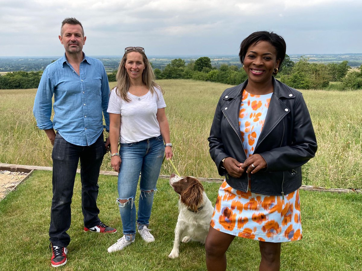 Wonderful to be back with the #ETTC team for an #Iescaped episode. Becky and Andrew have created a beautiful life in the countryside. Was so good to catch up ten years later 🤩