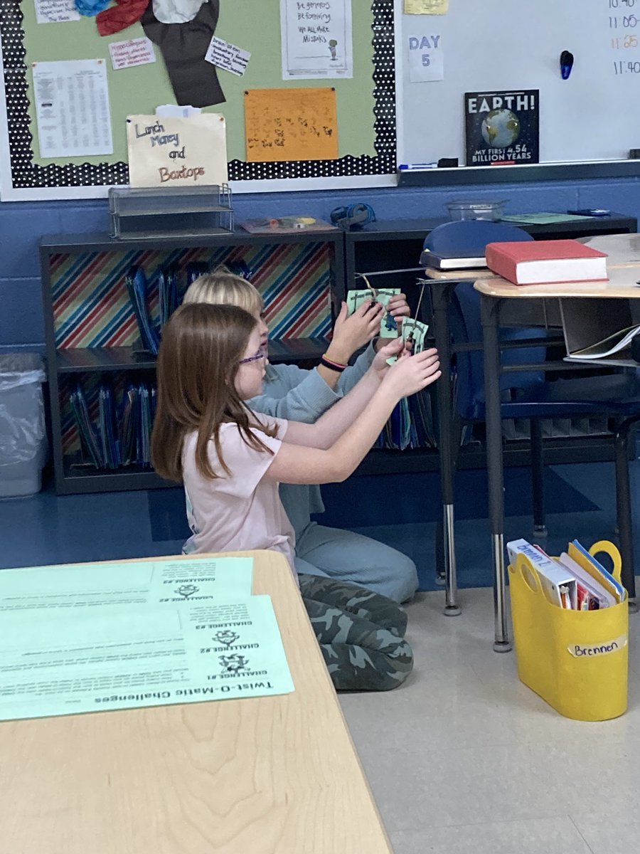 Fearless4th's tweet image. Conducting an experiment for our  introduction to our energy unit! Thanks @MysterySci for helping us experience potential and kinetic energy with the Twist-o-Matic!#4thscience @BearCreekEtown