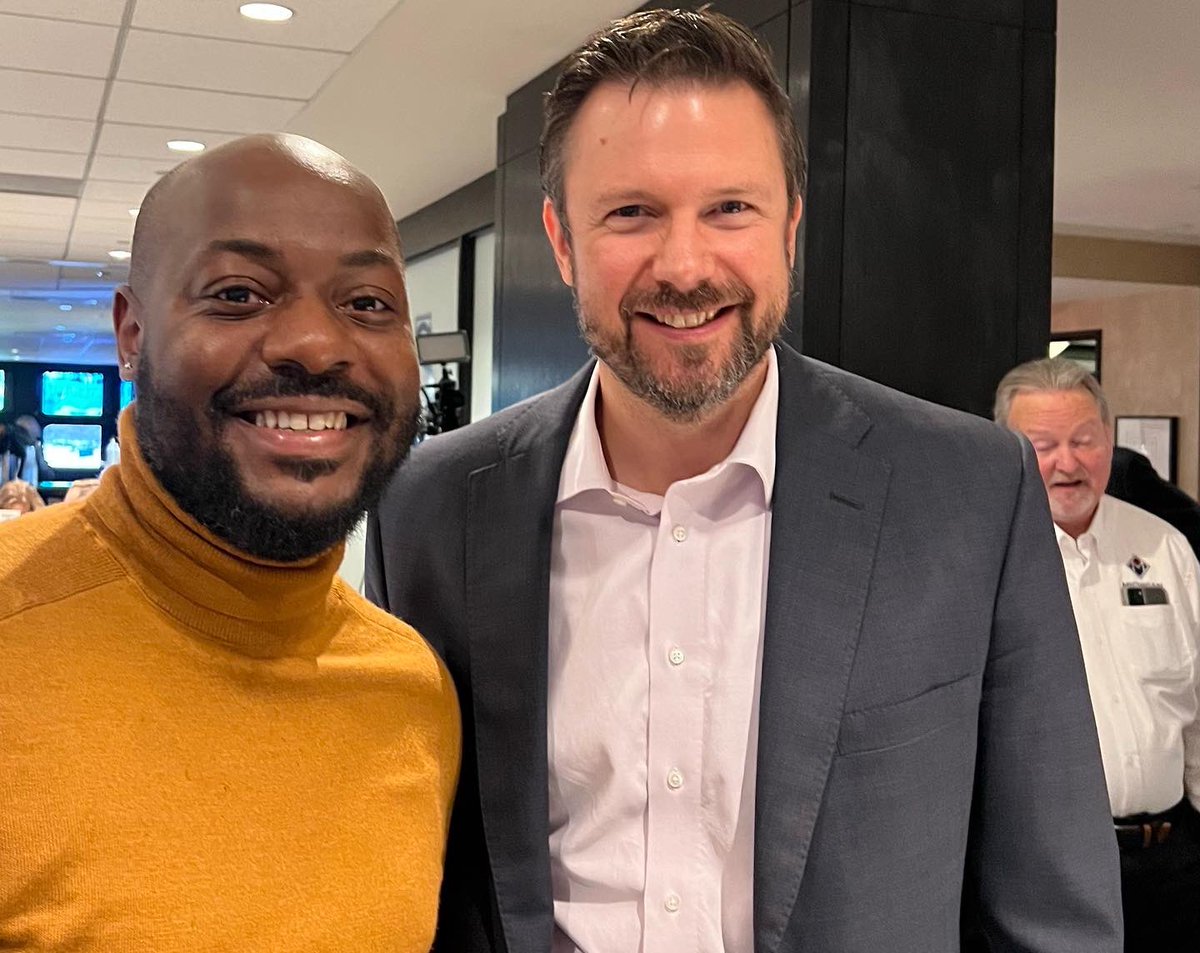 SkylineClubSfld's tweet photo. Highlights from the 14th Annual Detroit Sports Media Association ‘Table-gate’ event w/ former players from MSU and U of M.
#skylineclubsfld #southfieldmi #collegefootball #collegegameday #football #touchdown #gameday https://t.co/iRWGNTTY8z