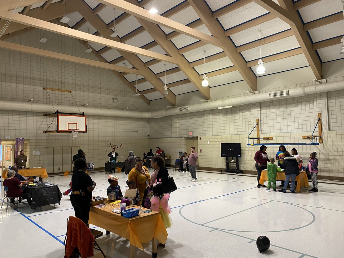 KCPS_Knotts's tweet photo. We are excited about #STEMeducation who doesn’t love incorporating education with Halloween 🎃 https://t.co/sd7odB6swc