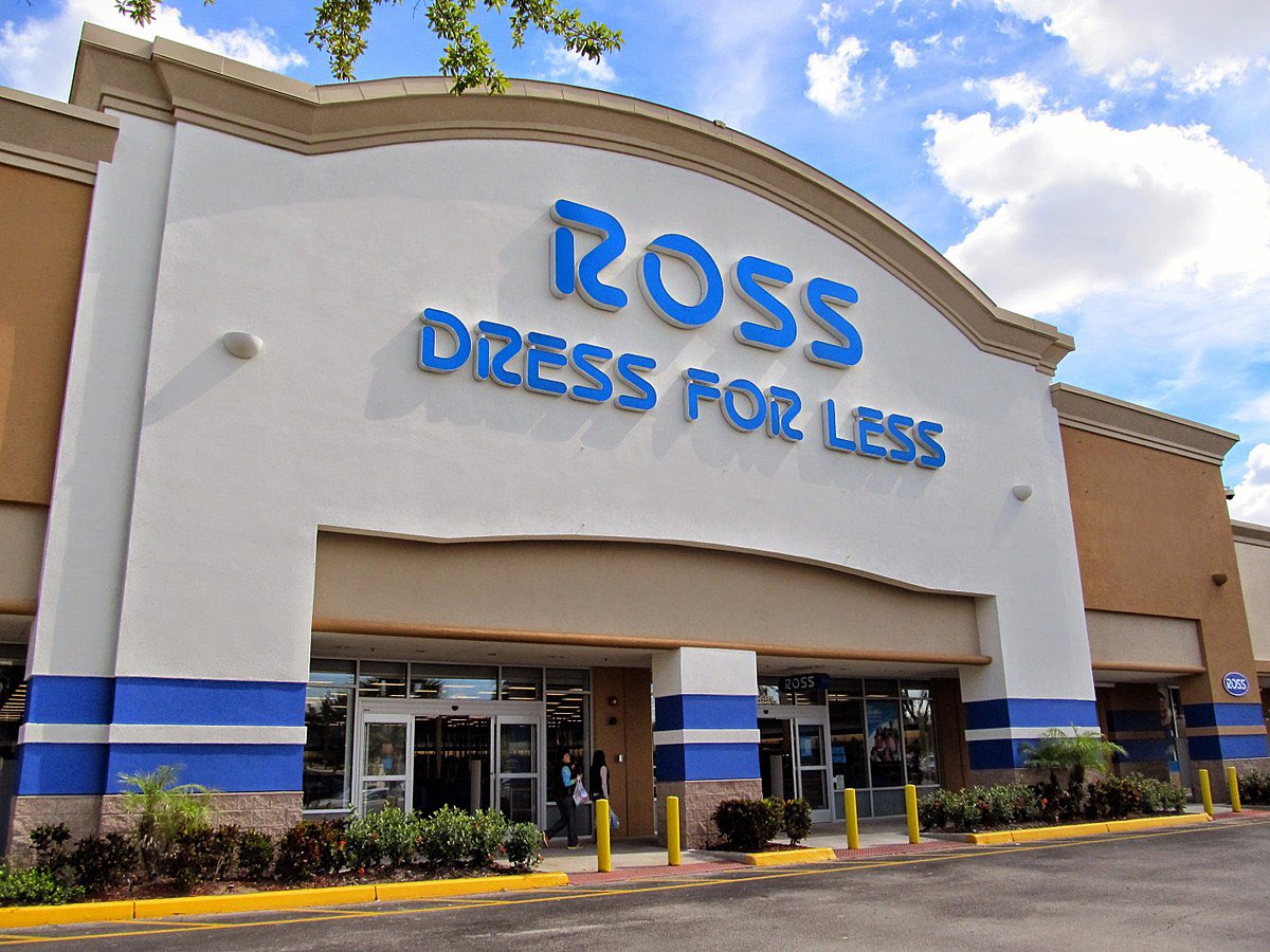 BallsackSports's tweet photo. Ross has removed all Yeezy products from shelves https://t.co/bdzqyKJzo0