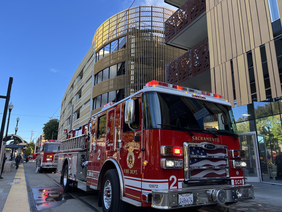 SacFirePIO's tweet photo. 400 Block of 12th Street; isolated fire in an industrial sized coffee roaster on the 1st floor of a commercial apartment building. 12th St closed between C &amp; E St. while crews checked for extension to upper floors. Fire was contained to ventilation system and crews are clearing. https://t.co/fCPLOJfxqb