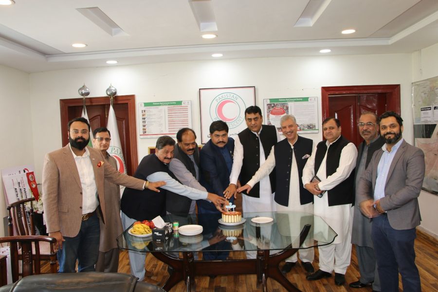 PRC_official's tweet photo. #POEPA delegation headed by Chairman Mr. Aijaz Ahmed called on the Honorable Chairperson of @PRC_official Sardar Shahid Ahmed Laghari at his office.
The delegation congratulated @SardarShahidLa2 on assuming charge as PRCS chairperson. https://t.co/ZyUyJTXmBN