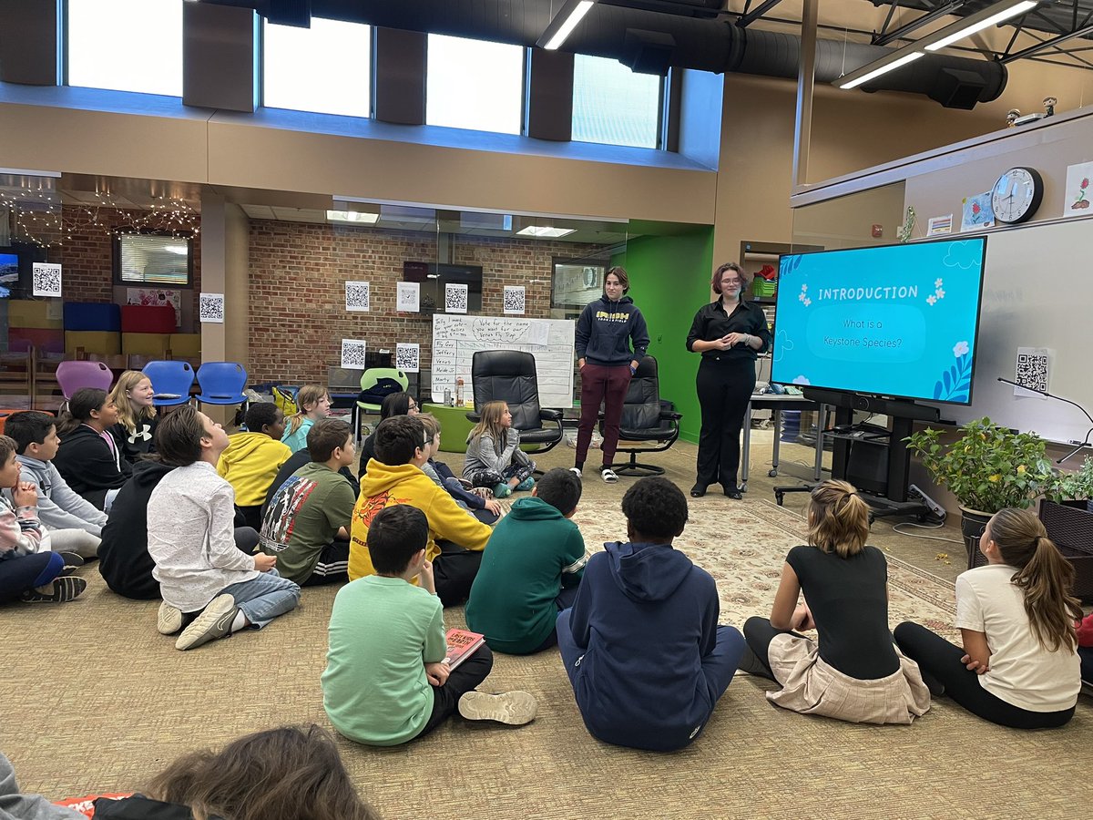 Thank you to these students from the School of Environmental Studies. They came to Salem Hills today to teach us about the importance of mussels and how they keep water clean. We learned a ton!@SES_MN