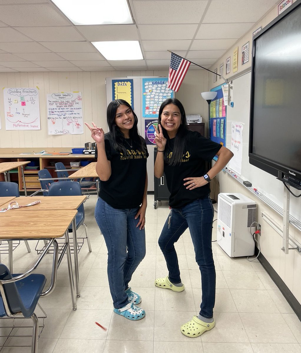 hazel_math's tweet image. “Friends DO NOT let friends do drugs” #Twinday #RedRibbonWeek @ShotwellMS_AISD