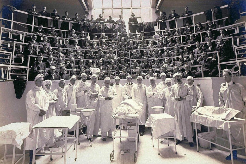 BruceBourgoine's tweet photo. A women, her doctors, and #LocalPoliticians assemble to make a decision.

#resist #PASen #mepolitics #VoteBlueToProtectWomen #RovemberIsComing #VoteBlue2022 https://t.co/CNZqlAGBx8